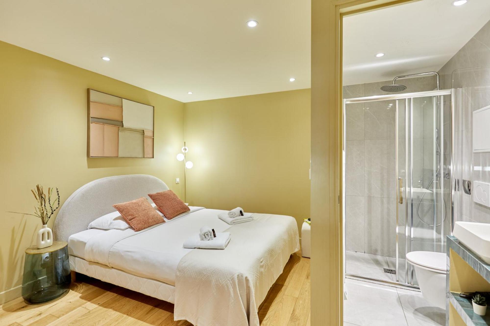 Centre De By Prestige *